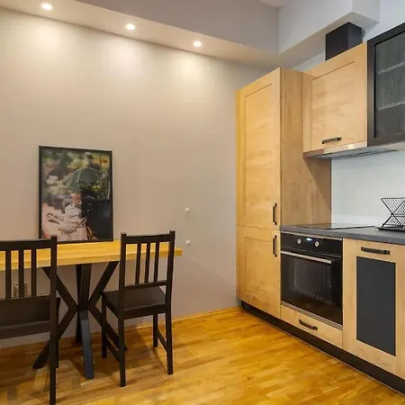 Modern Design 1 Bdrm, 4 Guests, Cente, Near Parliament, Self Check-in